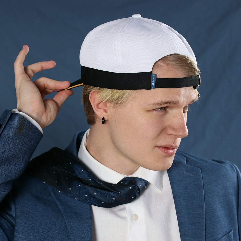 YO-lippalakki, suomenruotsalainen